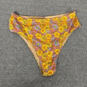 YLLW THE LABEL - Capri Bottom in Retro Floral